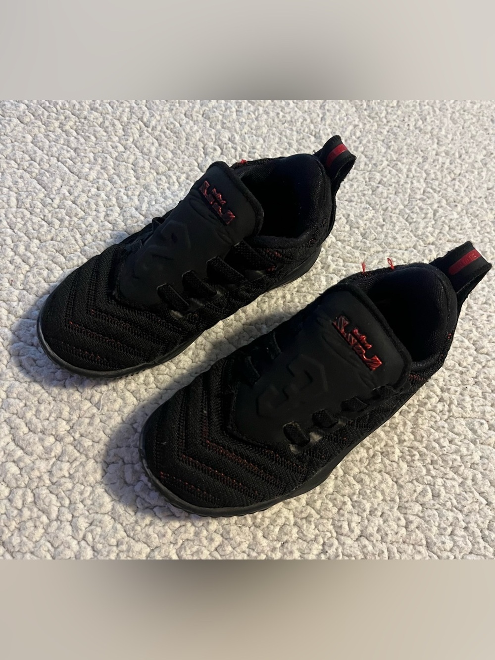 Nike LeBron XVI (TD) Black and Red Toddler Shoes - Picture 2 of 8